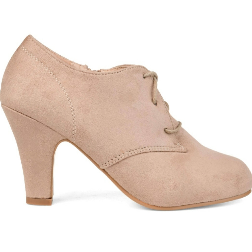 Journee collection Leona bootie beige
